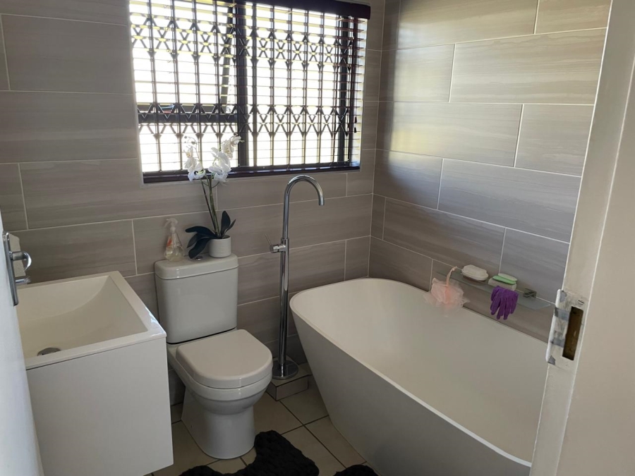 3 Bedroom Property for Sale in Verwoerdpark Gauteng