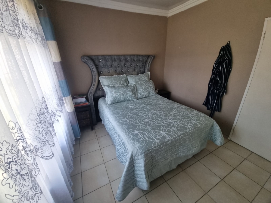 3 Bedroom Property for Sale in Verwoerdpark Gauteng
