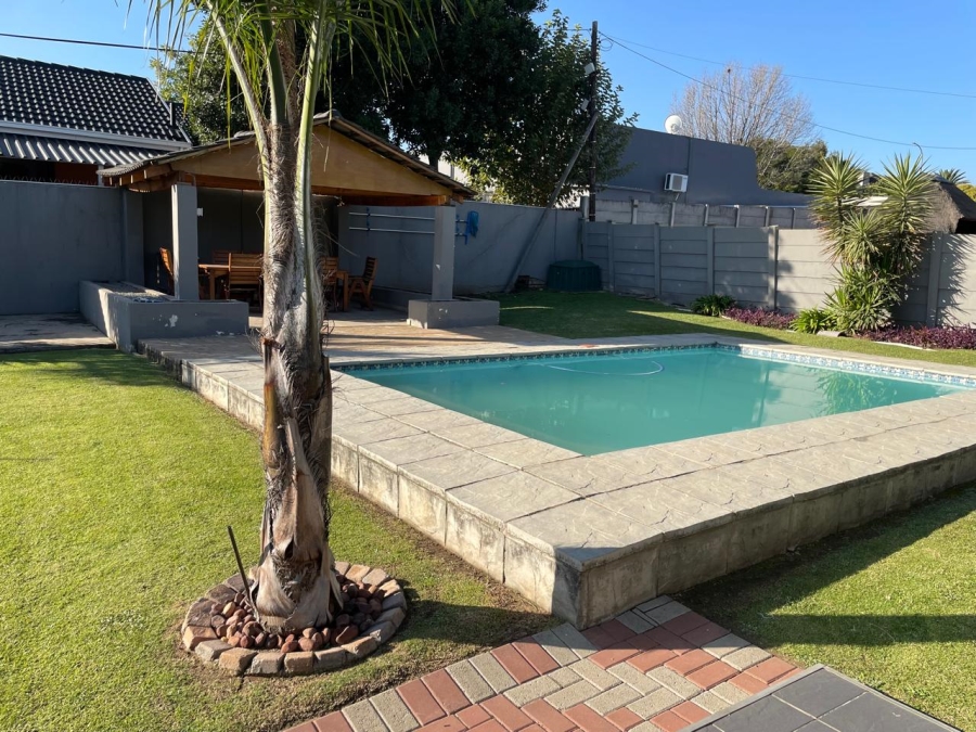 3 Bedroom Property for Sale in Verwoerdpark Gauteng