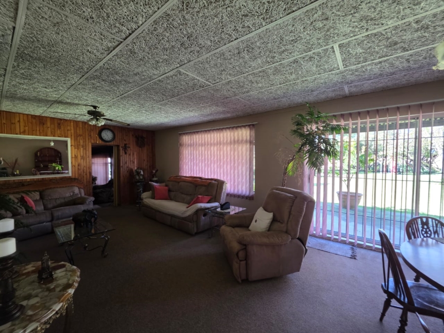 5 Bedroom Property for Sale in Devon Gauteng