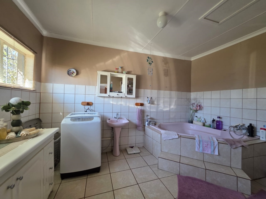5 Bedroom Property for Sale in Devon Gauteng
