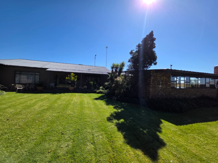 5 Bedroom Property for Sale in Devon Gauteng