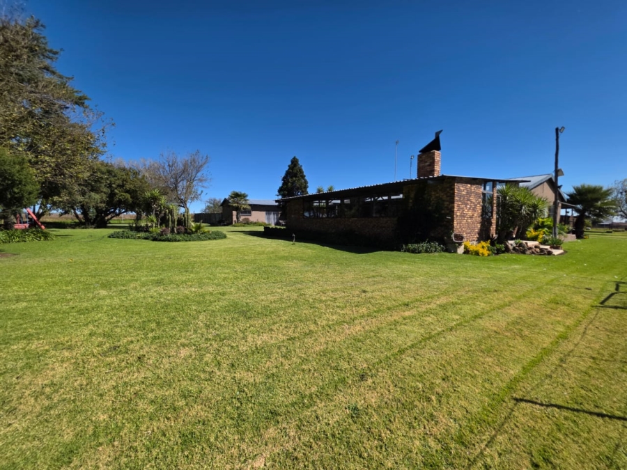 5 Bedroom Property for Sale in Devon Gauteng