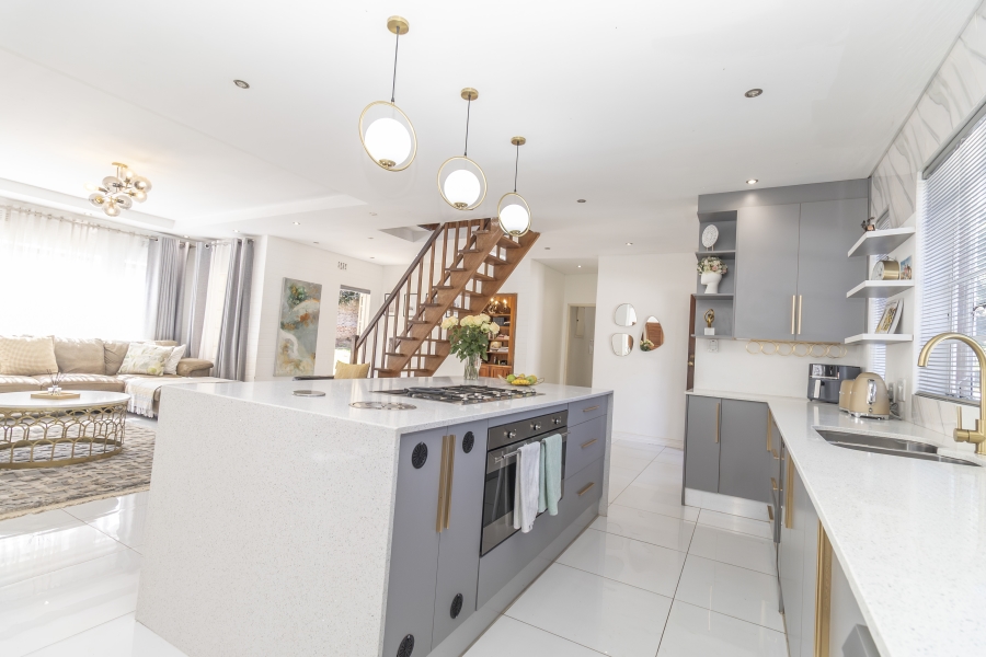 5 Bedroom Property for Sale in Bryanston Gauteng