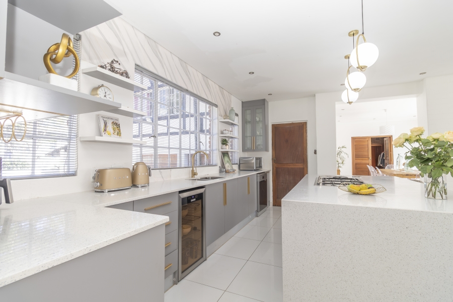 5 Bedroom Property for Sale in Bryanston Gauteng