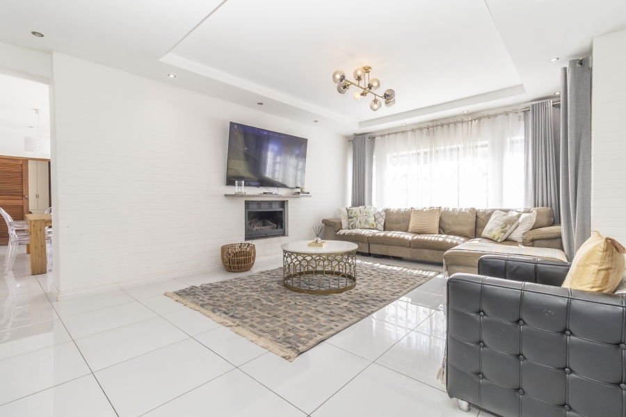 5 Bedroom Property for Sale in Bryanston Gauteng
