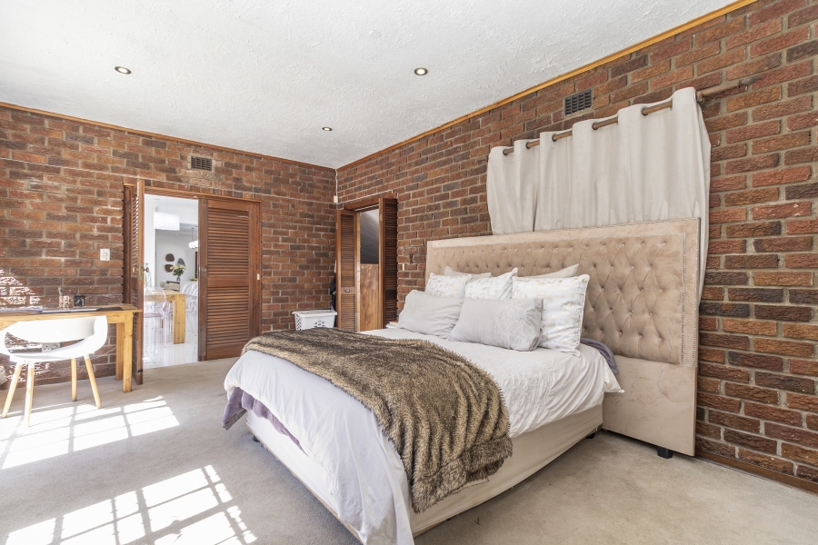 5 Bedroom Property for Sale in Bryanston Gauteng