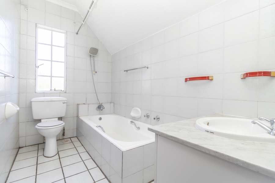 5 Bedroom Property for Sale in Bryanston Gauteng