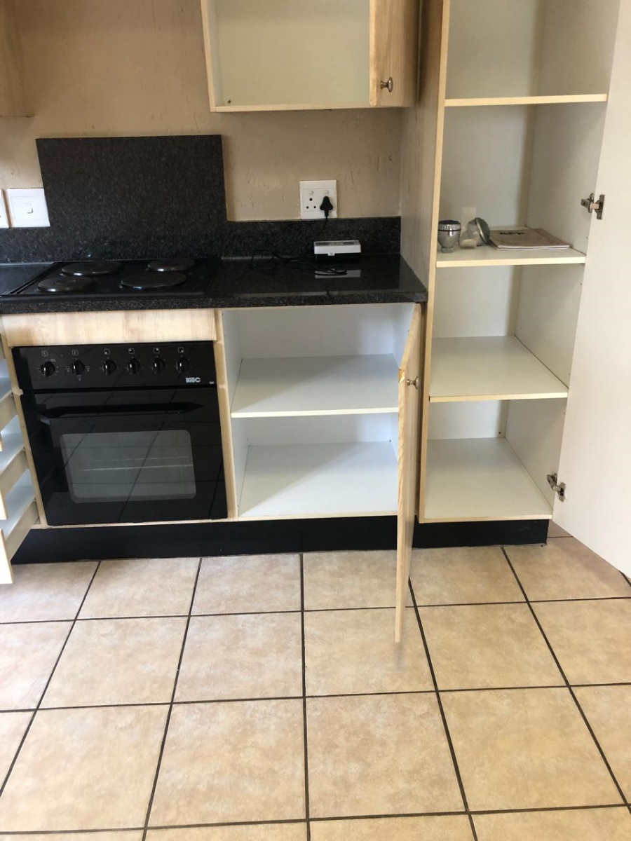1 Bedroom Property for Sale in Hillcrest Gauteng