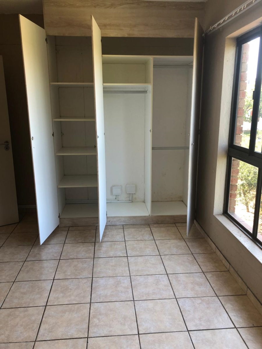 1 Bedroom Property for Sale in Hillcrest Gauteng