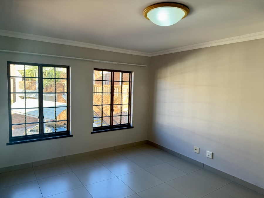 1 Bedroom Property for Sale in Equestria Gauteng