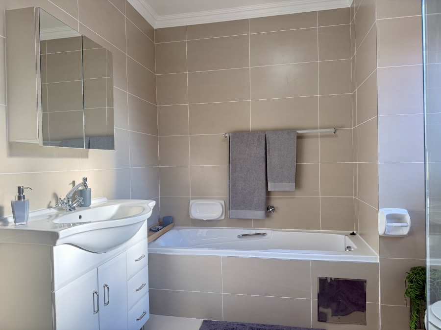 2 Bedroom Property for Sale in Equestria Gauteng