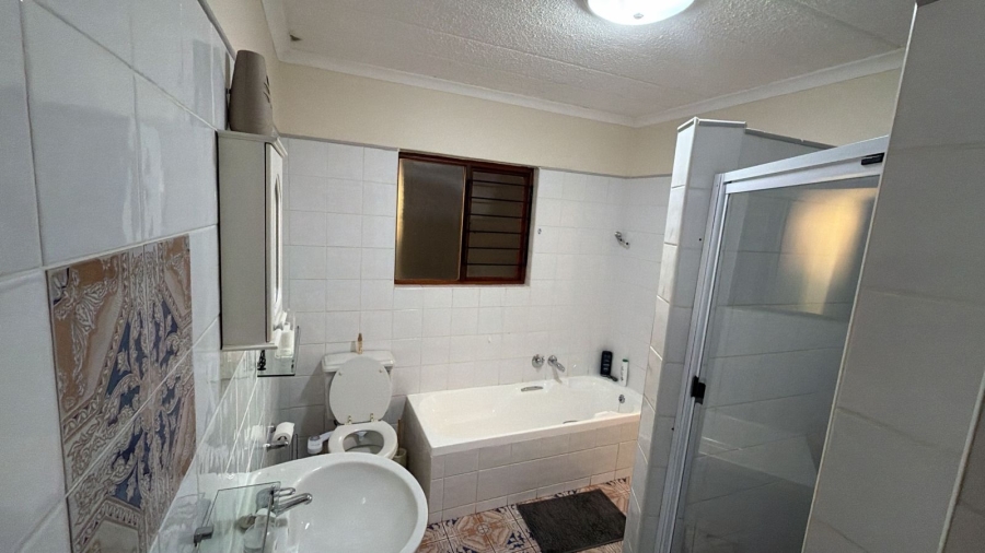 3 Bedroom Property for Sale in Waterkloof Ridge Gauteng