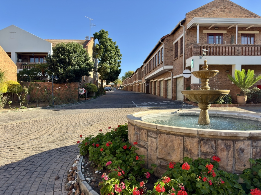 2 Bedroom Property for Sale in Equestria Gauteng