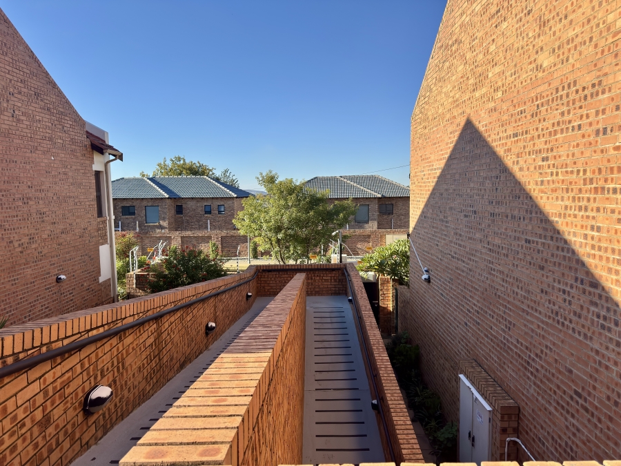 2 Bedroom Property for Sale in Equestria Gauteng