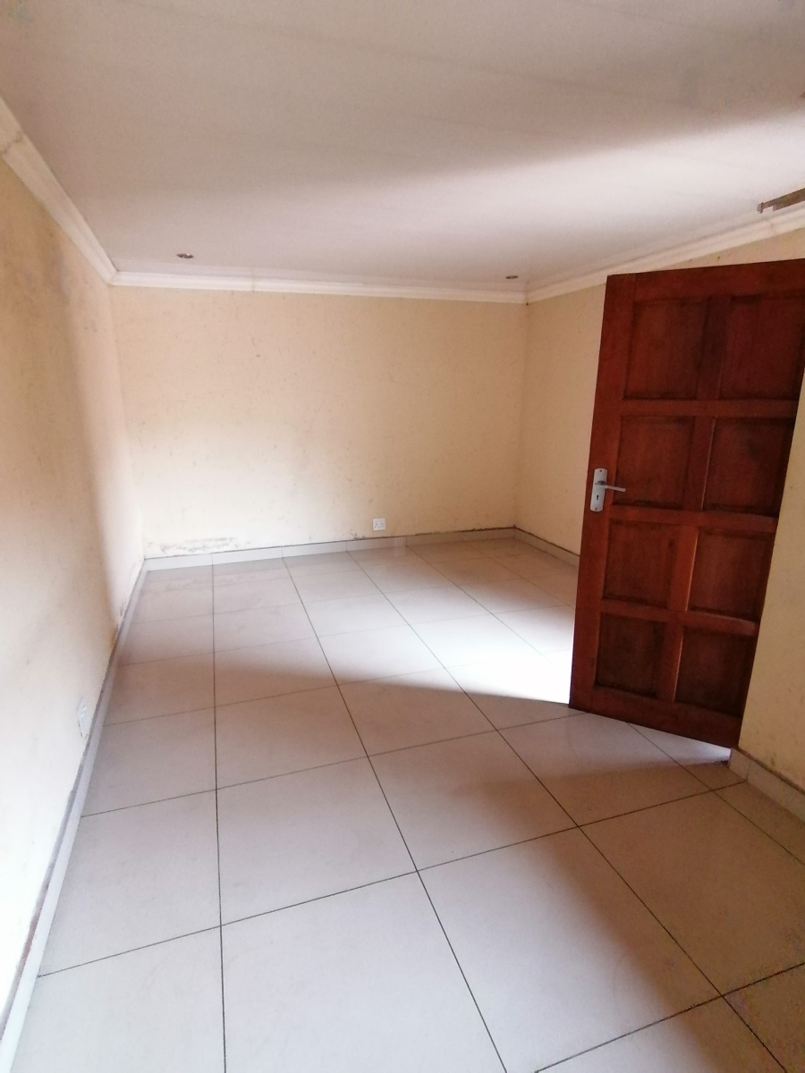 To Let 0 Bedroom Property for Rent in Chiawelo Gauteng