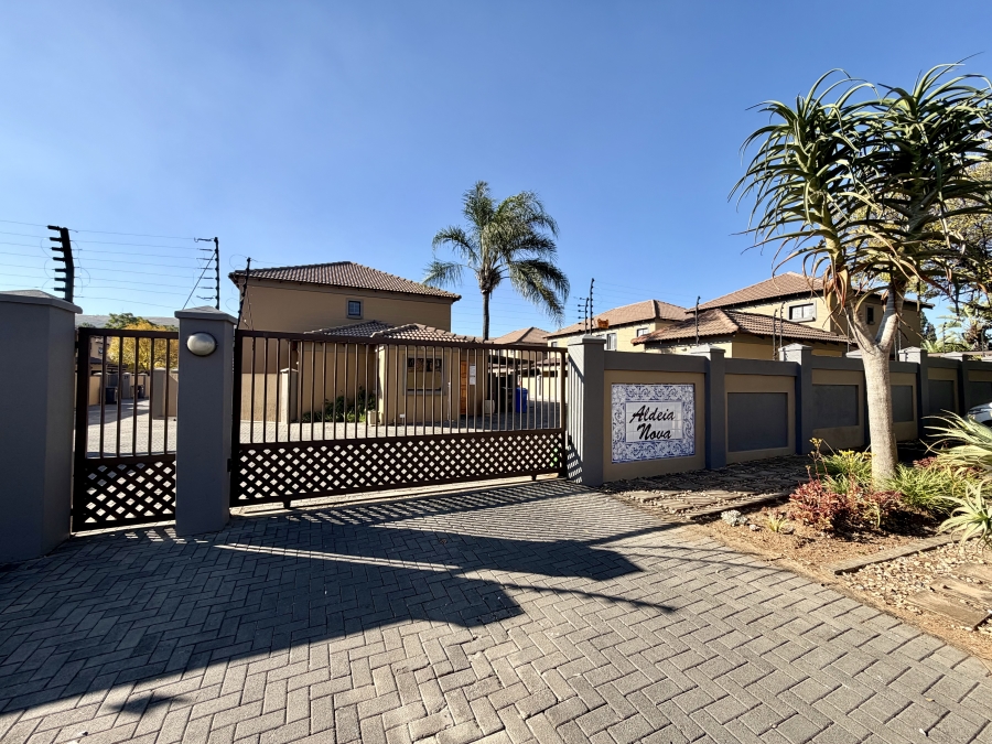 3 Bedroom Property for Sale in Waverley Gauteng