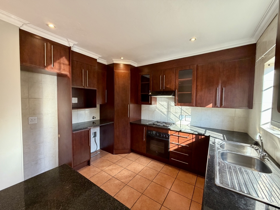 3 Bedroom Property for Sale in Waverley Gauteng