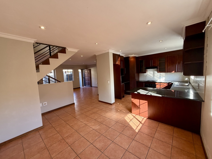 3 Bedroom Property for Sale in Waverley Gauteng