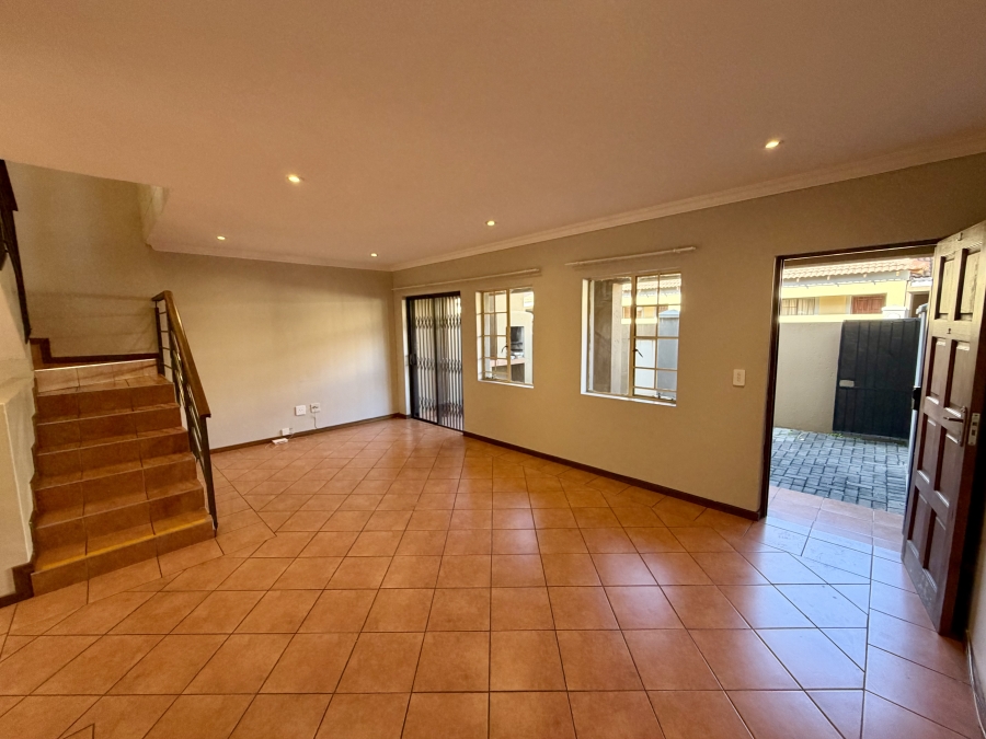 3 Bedroom Property for Sale in Waverley Gauteng
