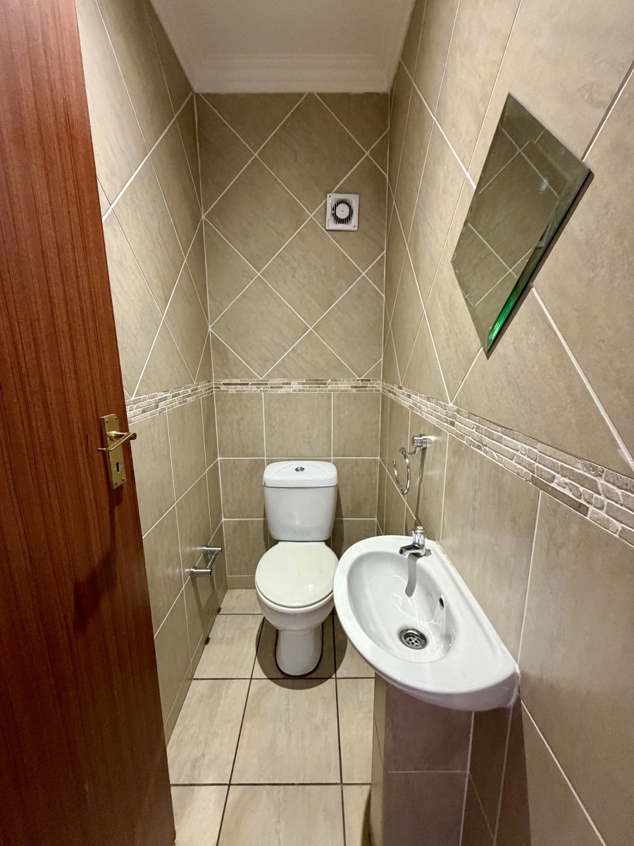 3 Bedroom Property for Sale in Waverley Gauteng