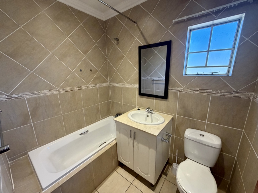 3 Bedroom Property for Sale in Waverley Gauteng