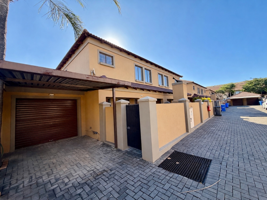 3 Bedroom Property for Sale in Waverley Gauteng