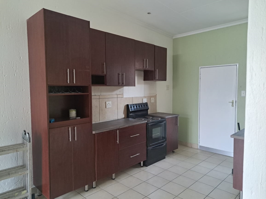 2 Bedroom Property for Sale in Buccleuch Gauteng
