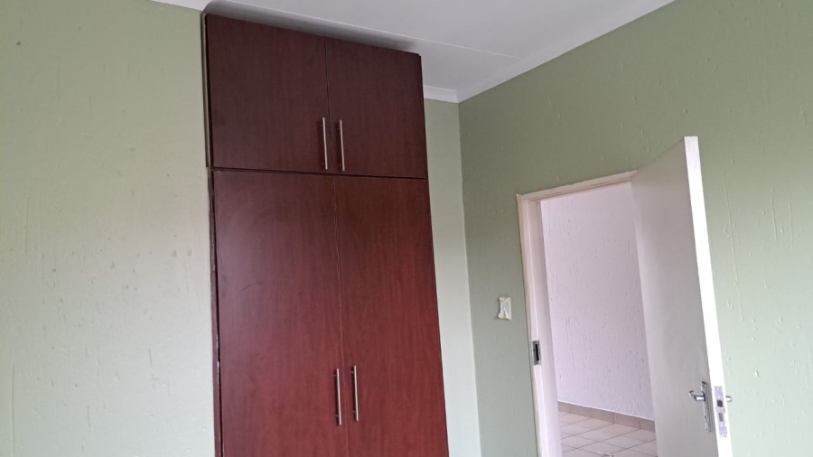 2 Bedroom Property for Sale in Buccleuch Gauteng