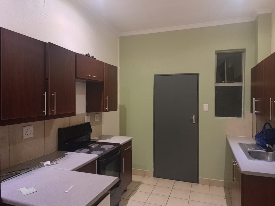 2 Bedroom Property for Sale in Buccleuch Gauteng