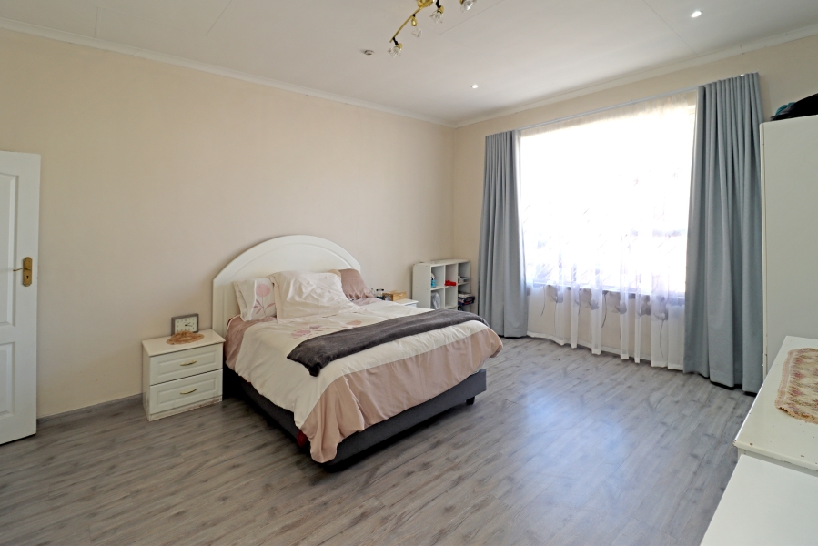 4 Bedroom Property for Sale in Crosby Gauteng
