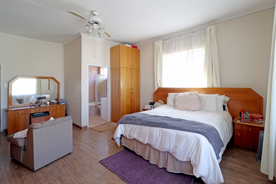 4 Bedroom Property for Sale in Crosby Gauteng