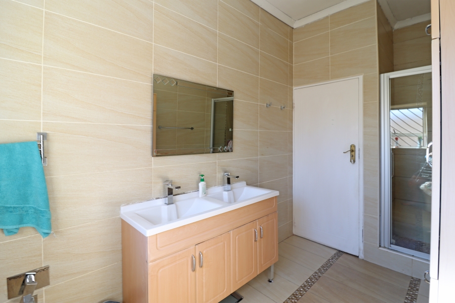 4 Bedroom Property for Sale in Crosby Gauteng