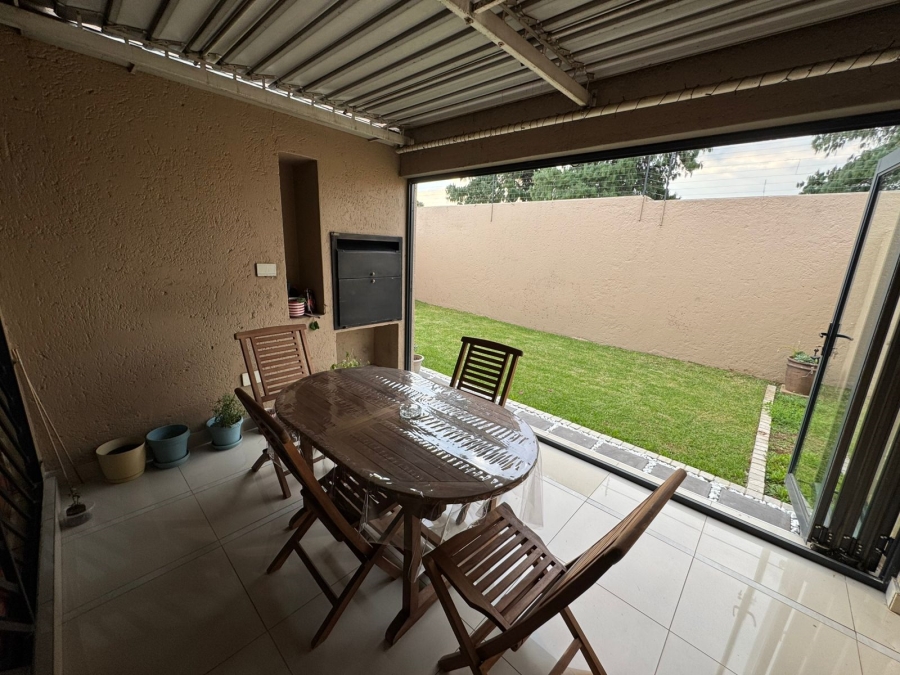 To Let 2 Bedroom Property for Rent in Bardene Gauteng