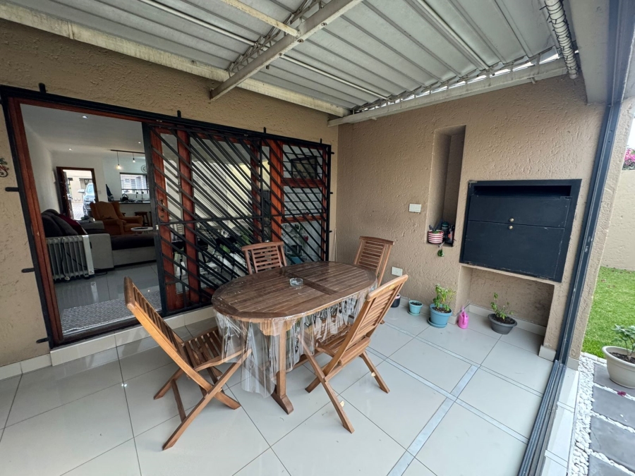 To Let 2 Bedroom Property for Rent in Bardene Gauteng