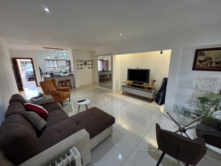 To Let 2 Bedroom Property for Rent in Bardene Gauteng