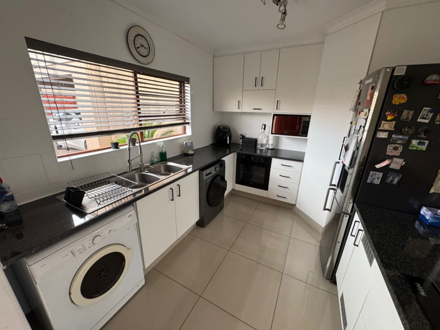 To Let 2 Bedroom Property for Rent in Bardene Gauteng
