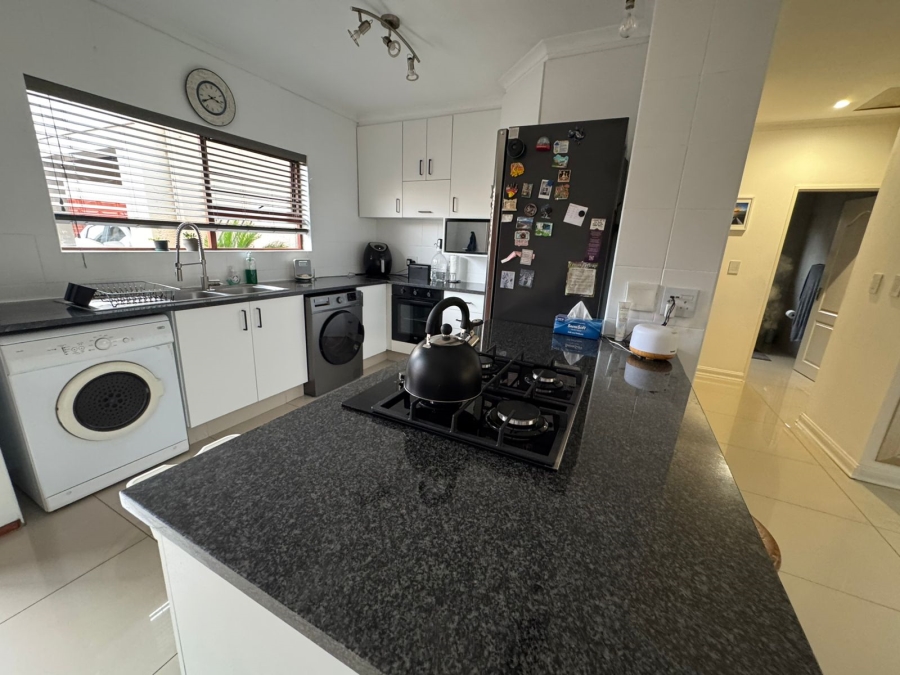 To Let 2 Bedroom Property for Rent in Bardene Gauteng