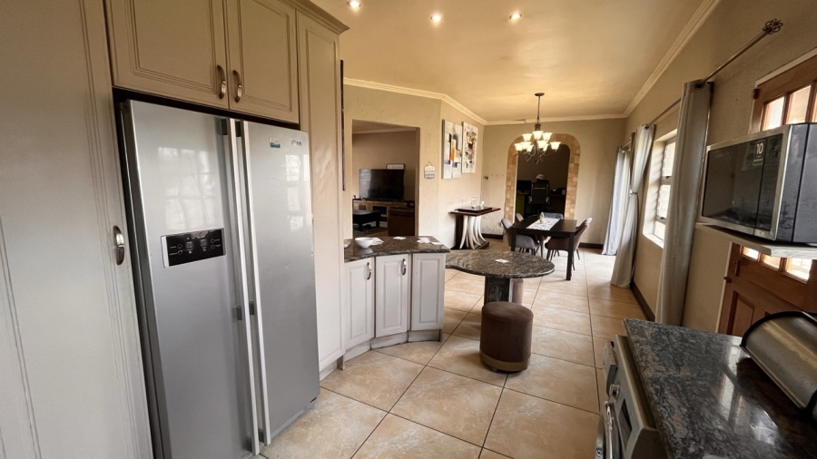 4 Bedroom Property for Sale in Brackendowns Gauteng