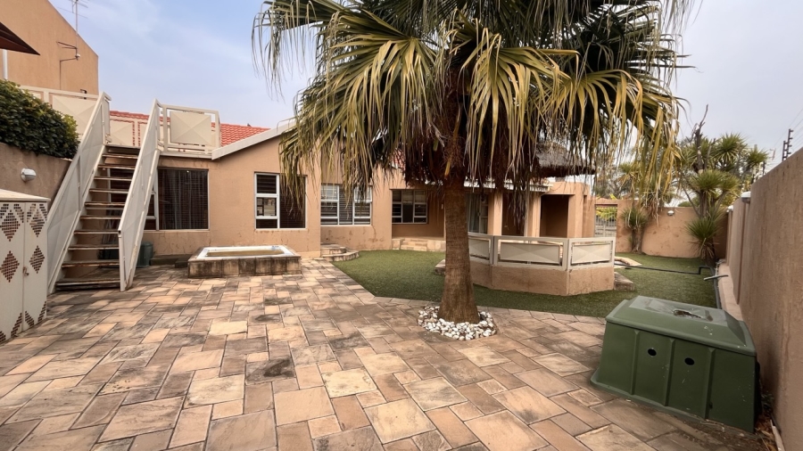 4 Bedroom Property for Sale in Brackendowns Gauteng