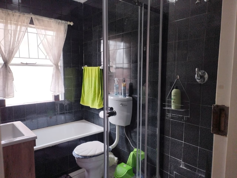 3 Bedroom Property for Sale in Brackendowns Gauteng