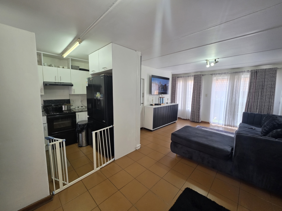 To Let 2 Bedroom Property for Rent in Zwartkop Gauteng