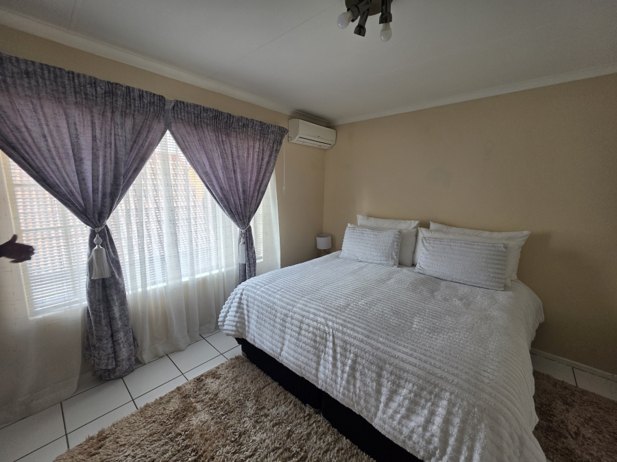 To Let 2 Bedroom Property for Rent in Zwartkop Gauteng
