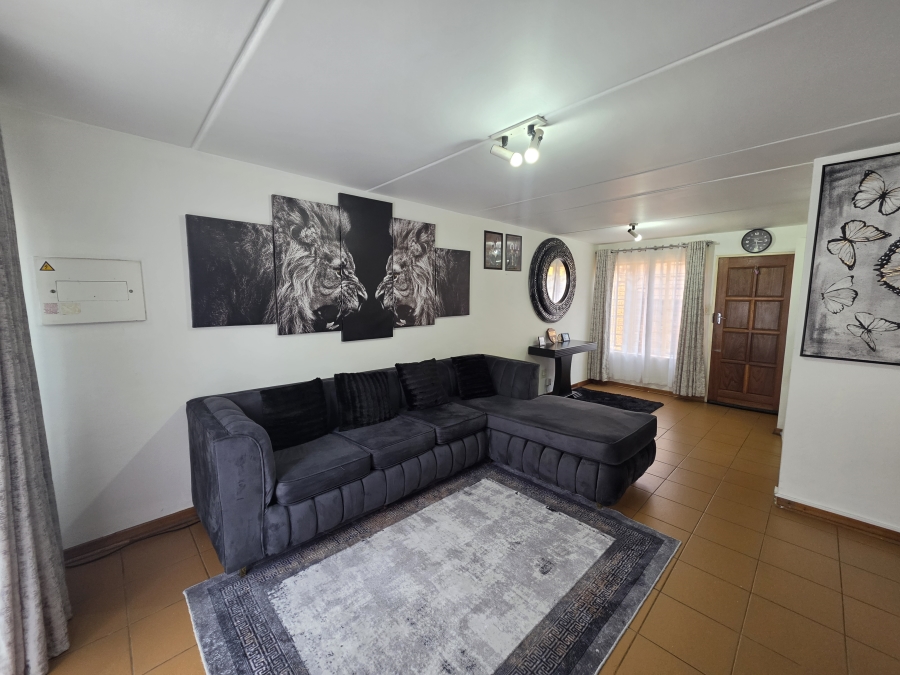 To Let 2 Bedroom Property for Rent in Zwartkop Gauteng