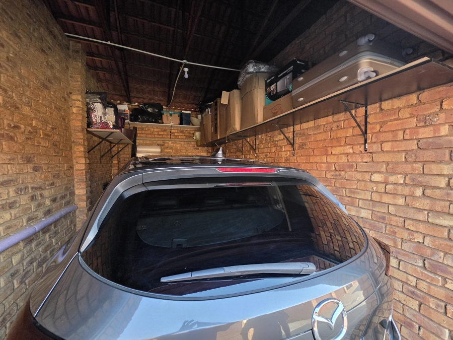 To Let 2 Bedroom Property for Rent in Zwartkop Gauteng