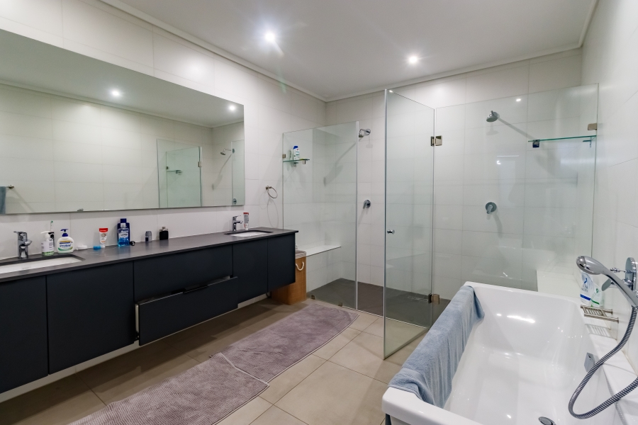 3 Bedroom Property for Sale in Midfield Estate Gauteng