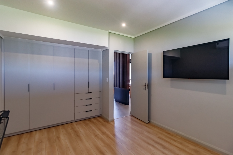 3 Bedroom Property for Sale in Midfield Estate Gauteng