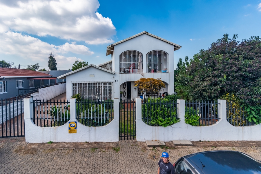 4 Bedroom Property for Sale in Sophiatown Gauteng