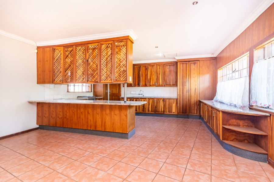 4 Bedroom Property for Sale in Monument Gauteng