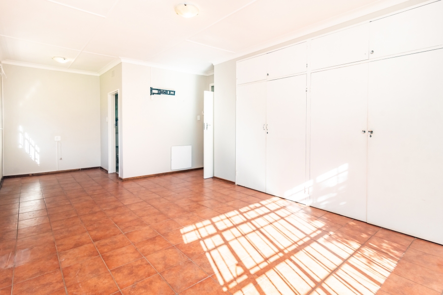 4 Bedroom Property for Sale in Monument Gauteng